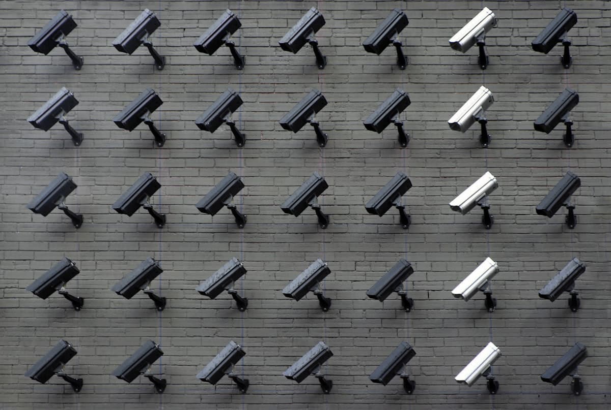 Güvenlik operasyon merkezi ve IP CCTV duvarı